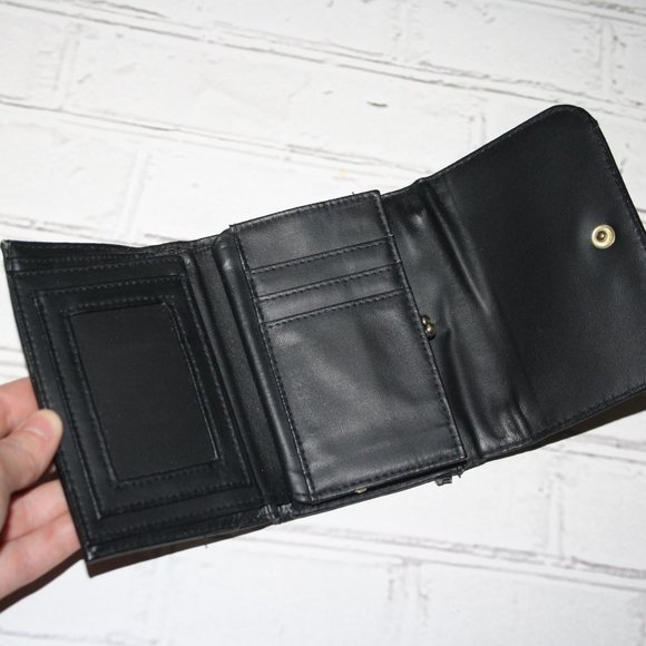 🖤✨ Black Trifold Wallet · Genuine Leather · 5" × 4" - Picture 3 of 5